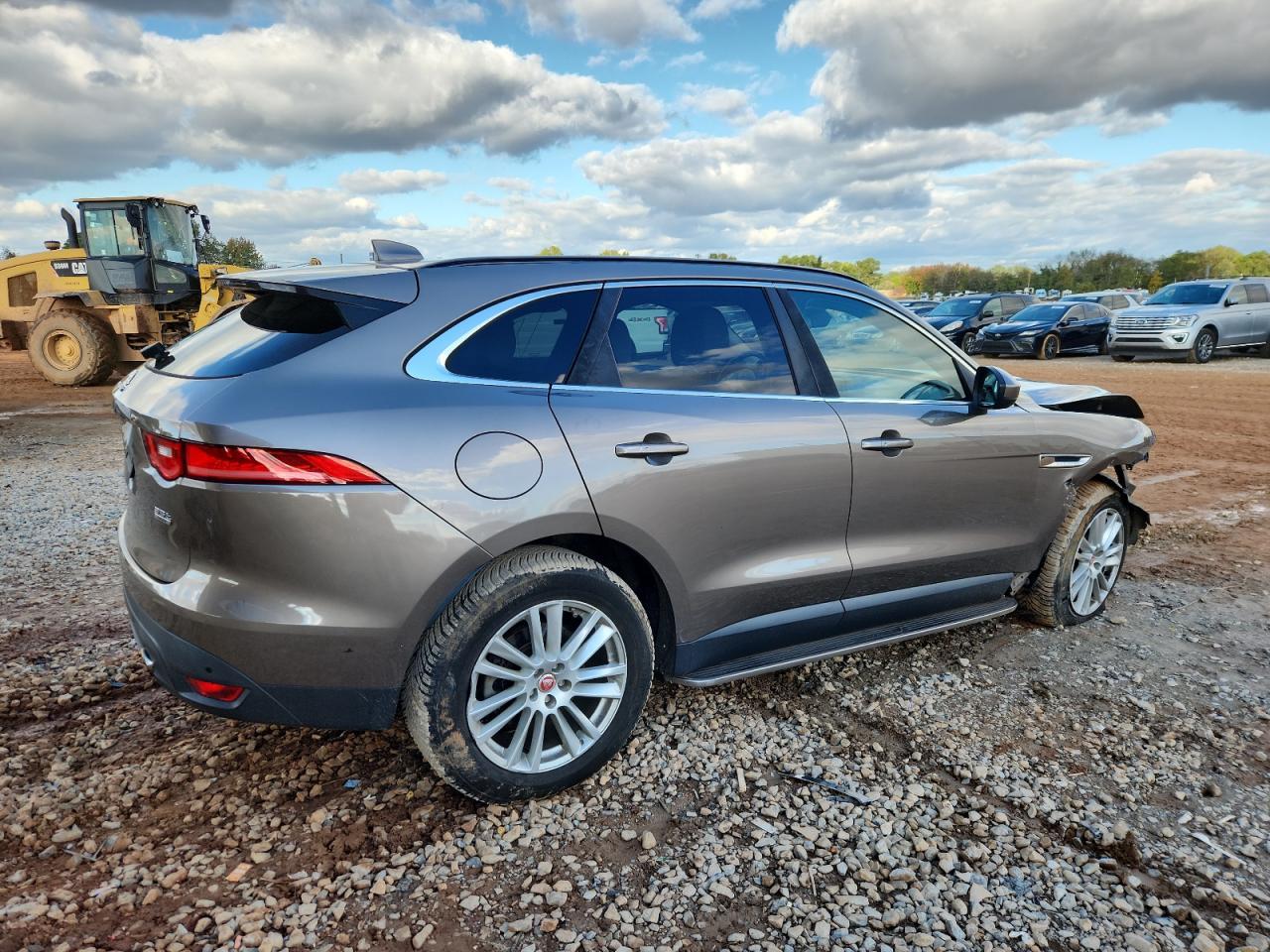2017 JAGUAR F-Pace