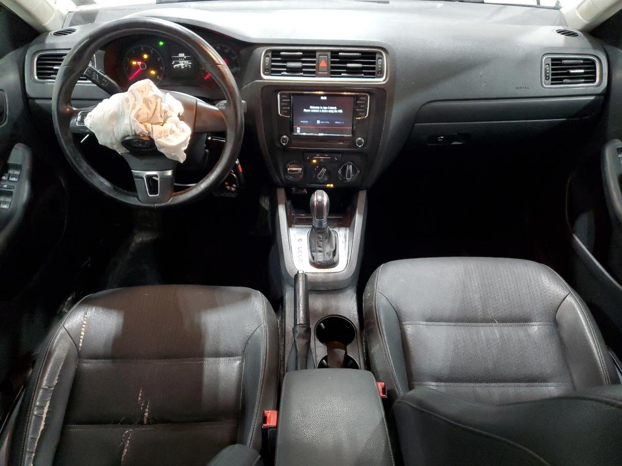 2011 VOLKSWAGEN JETTA