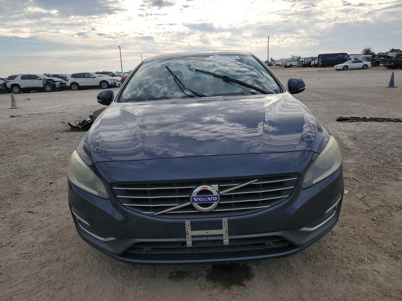 2015 VOLVO S60