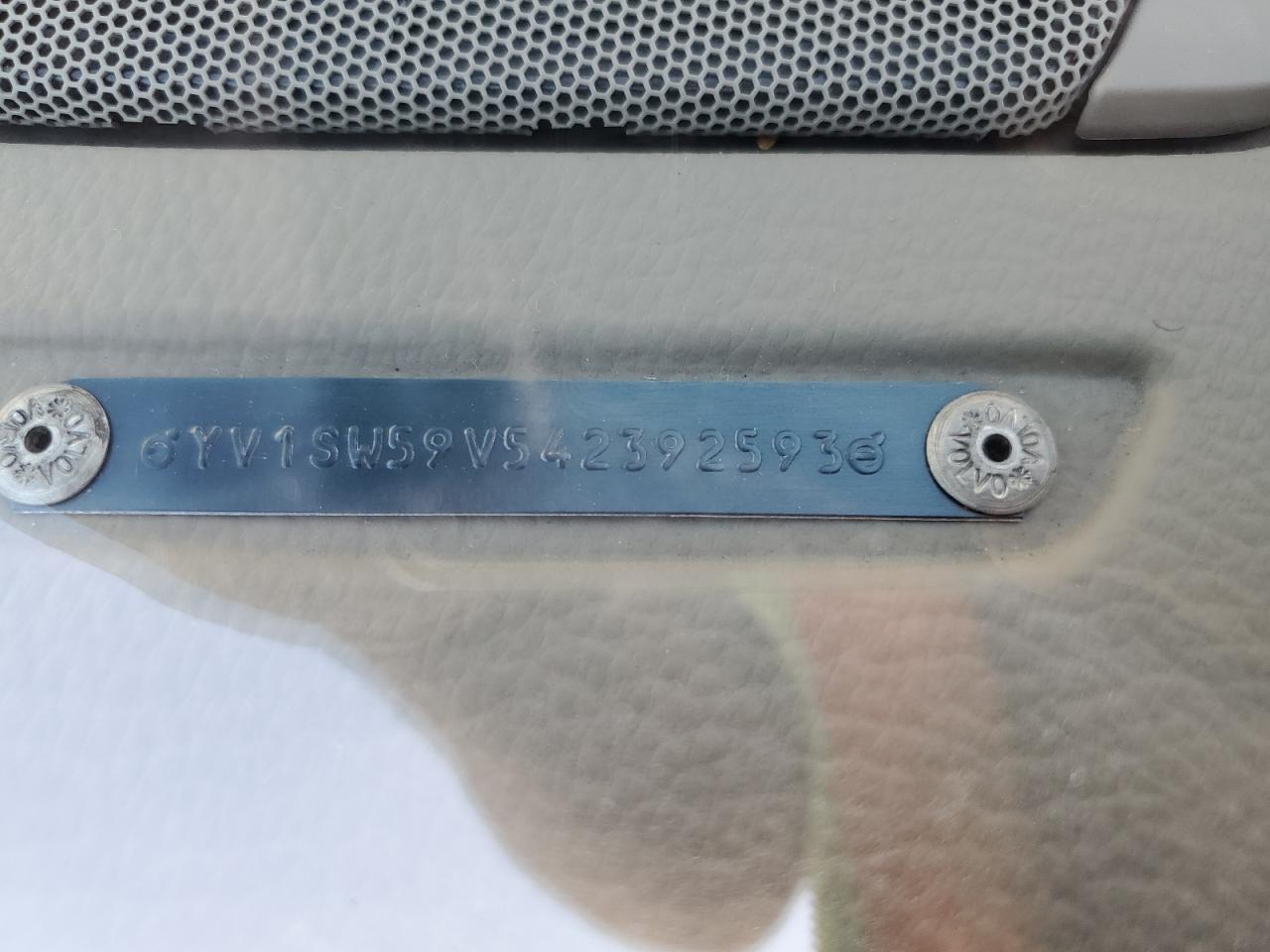 2004 VOLVO V70
