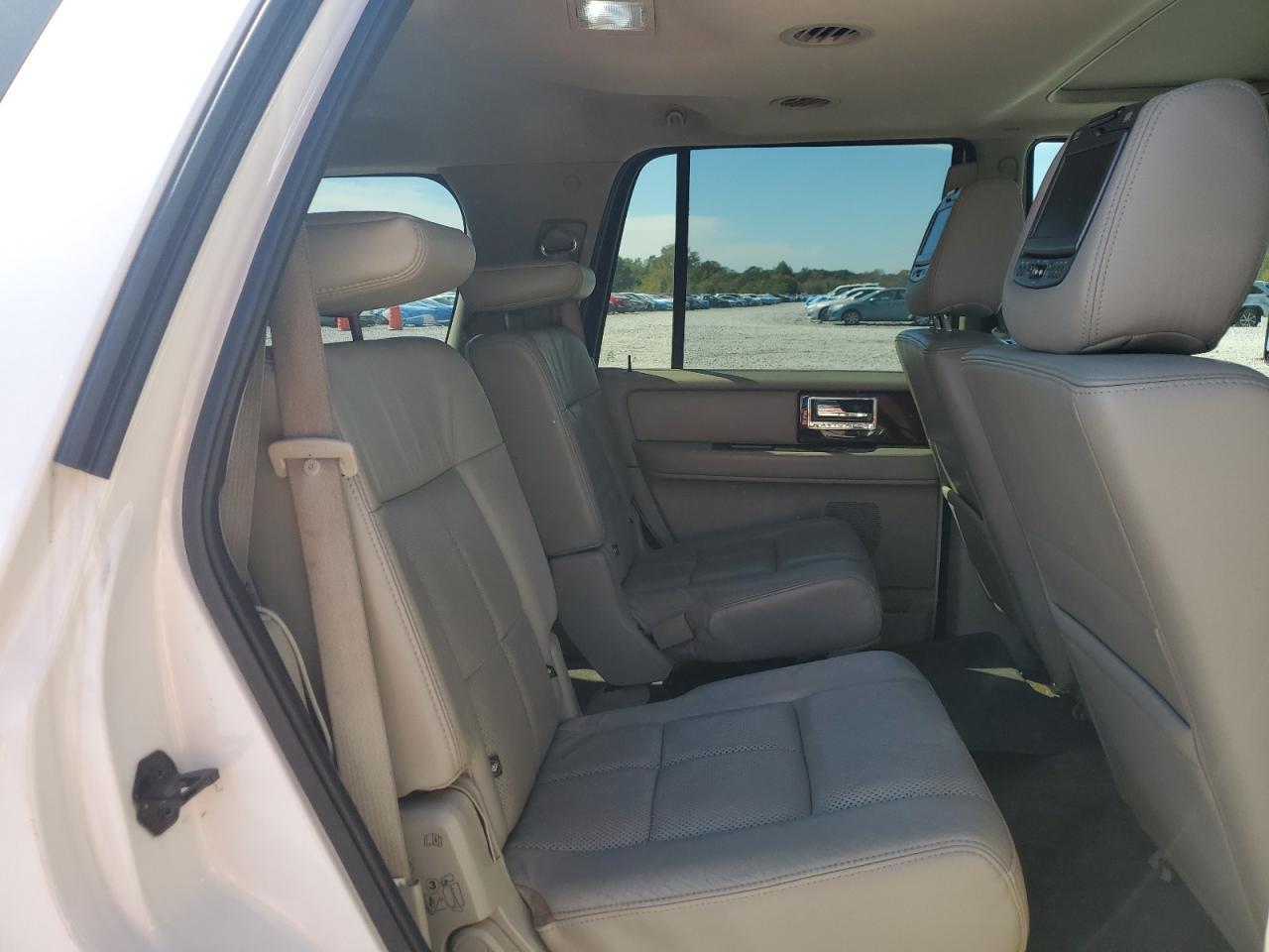 2011 LINCOLN Navigator