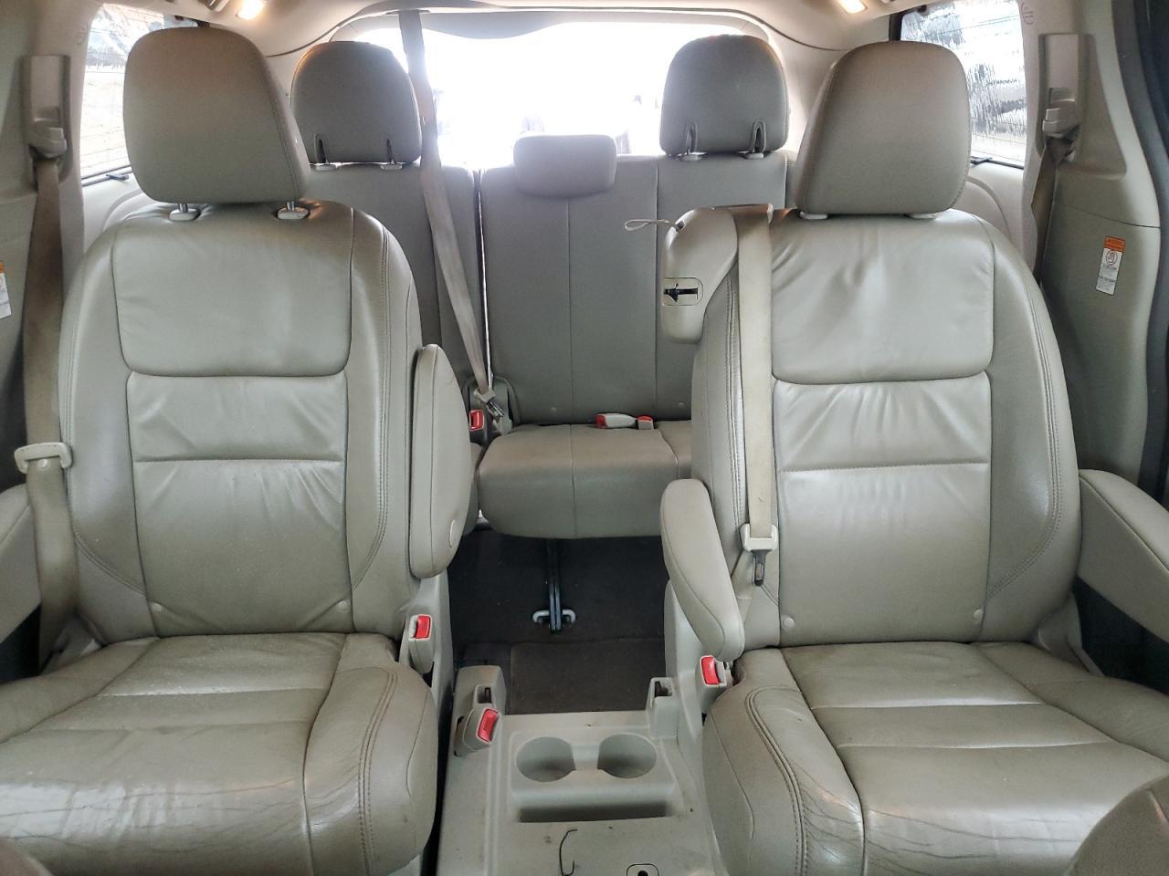 2019 TOYOTA SIENNA