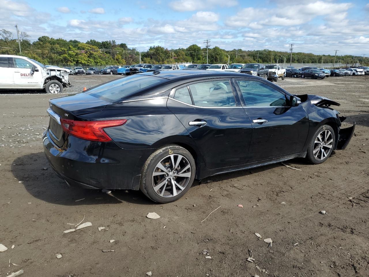 2016 NISSAN Maxima