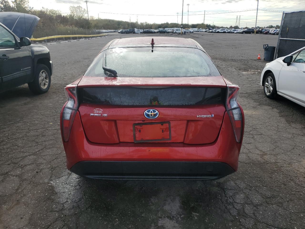2016 TOYOTA PRIUS