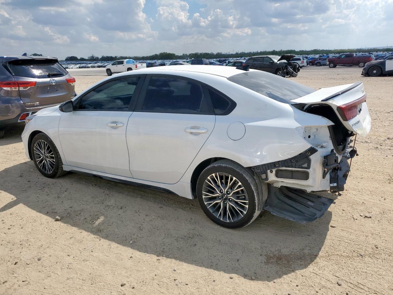 2024 KIA FORTE