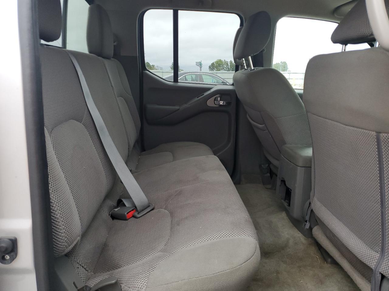 2016 NISSAN Frontier