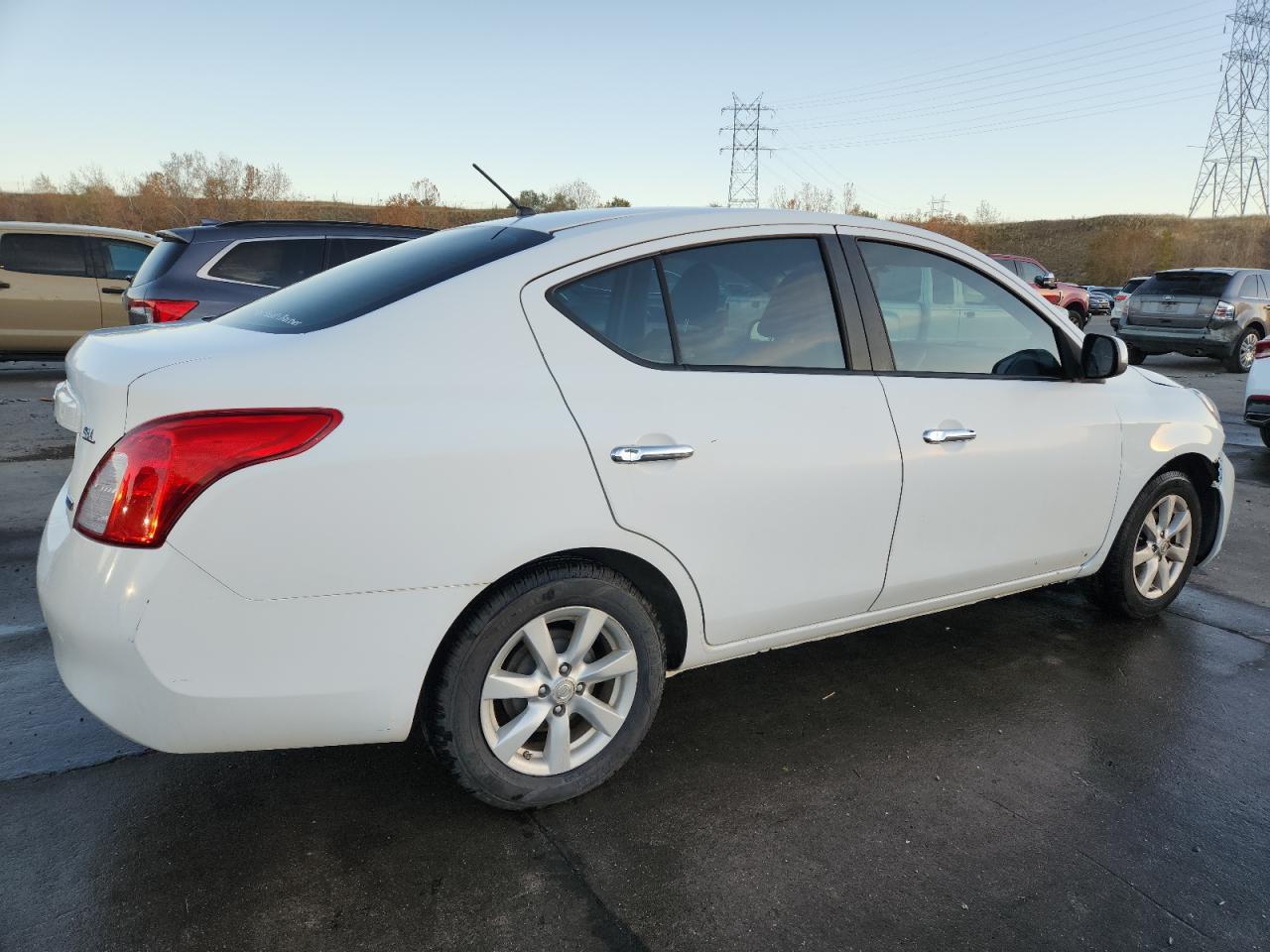2012 NISSAN VERSA