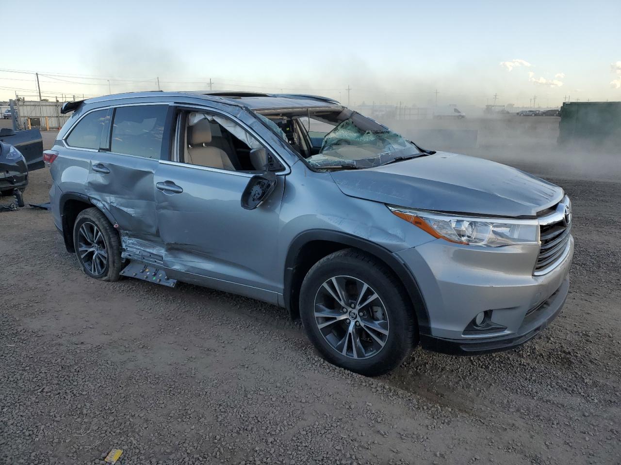 2016 TOYOTA HIGHLANDER