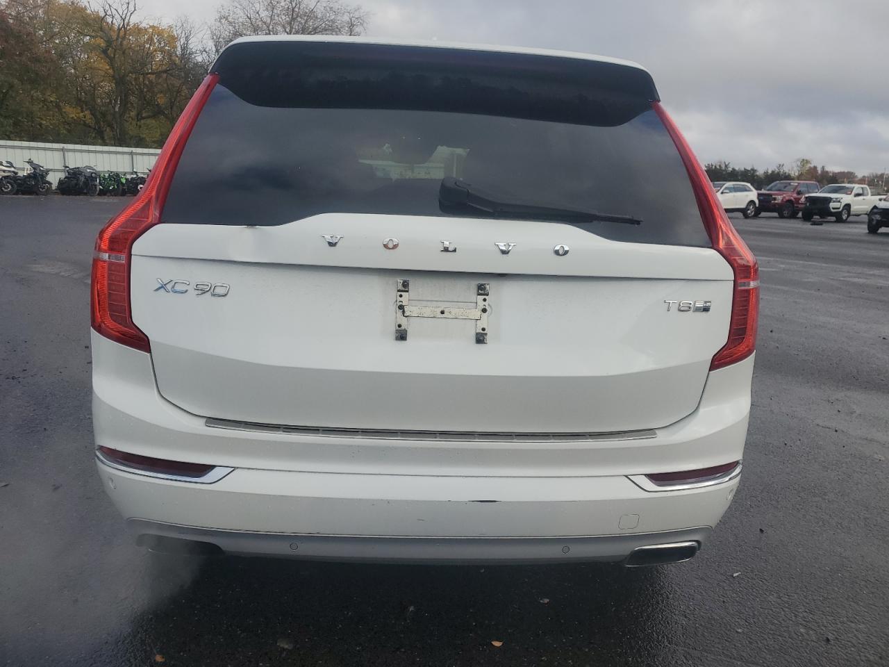 2018 VOLVO XC90