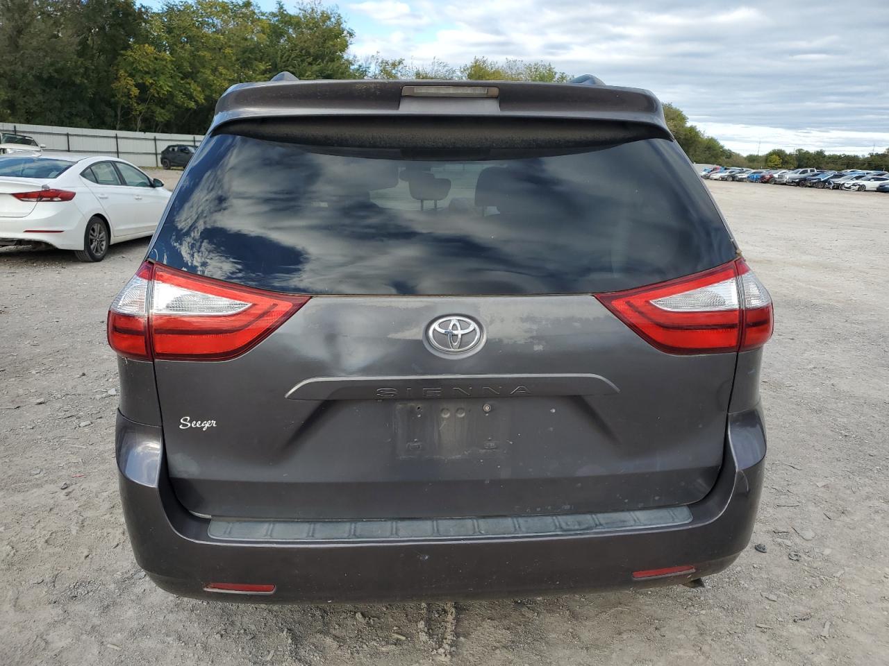 2015 TOYOTA SIENNA