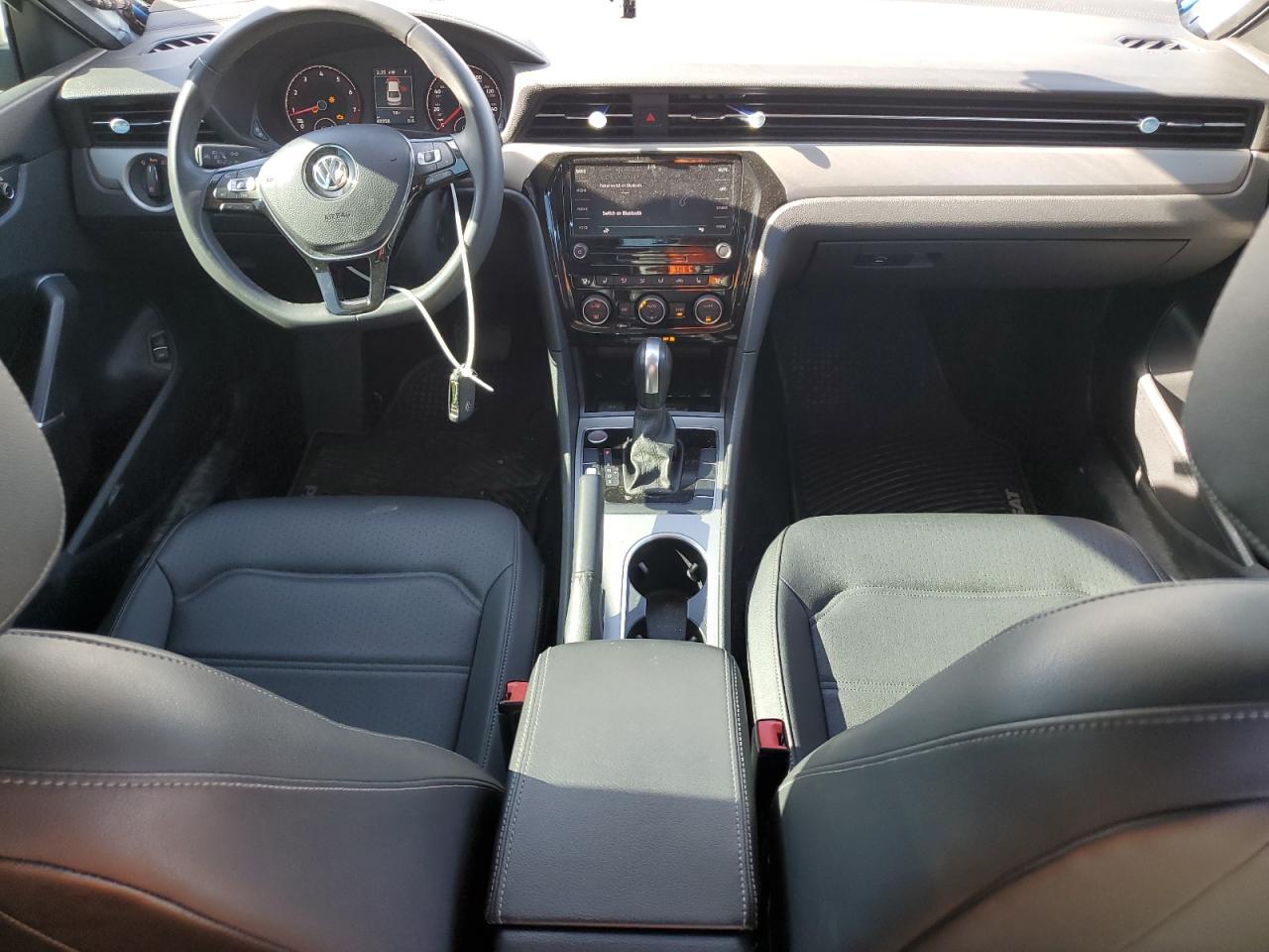 2022 VOLKSWAGEN Passat