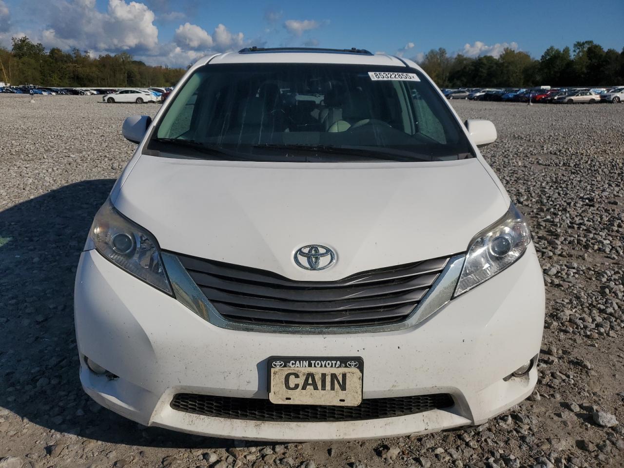 2011 TOYOTA SIENNA