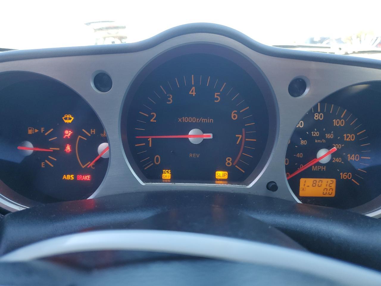 2004 NISSAN Z