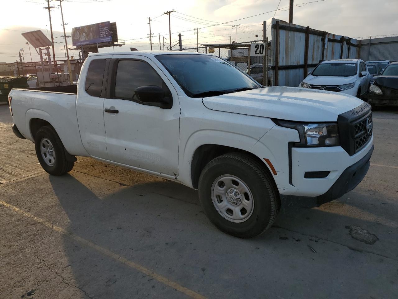 2022 NISSAN Frontier