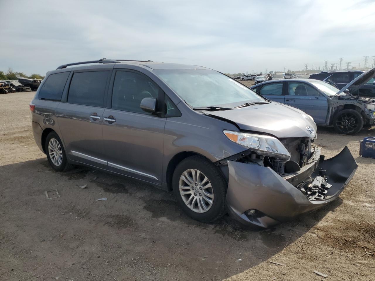 2015 TOYOTA SIENNA
