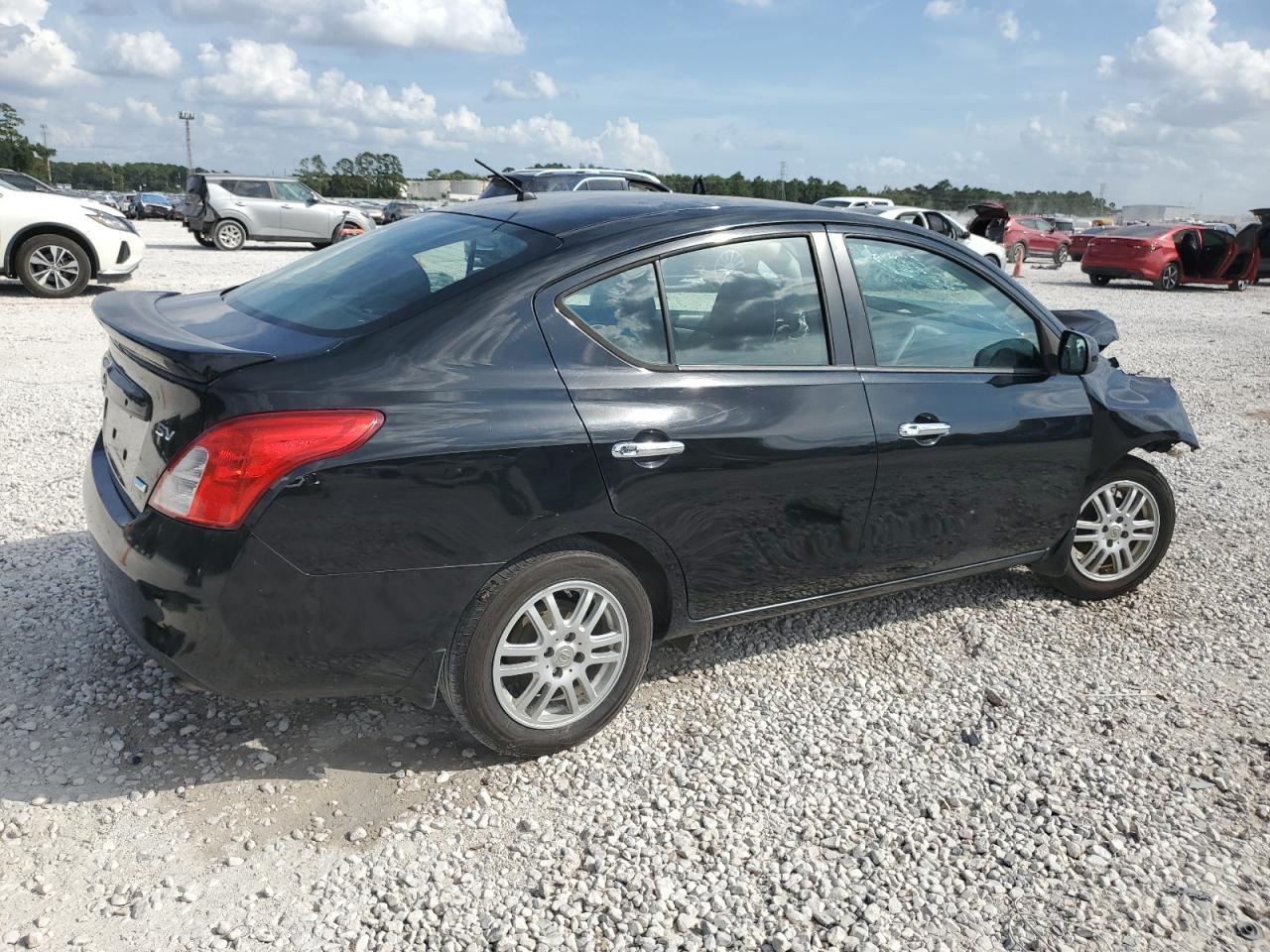 2013 NISSAN VERSA