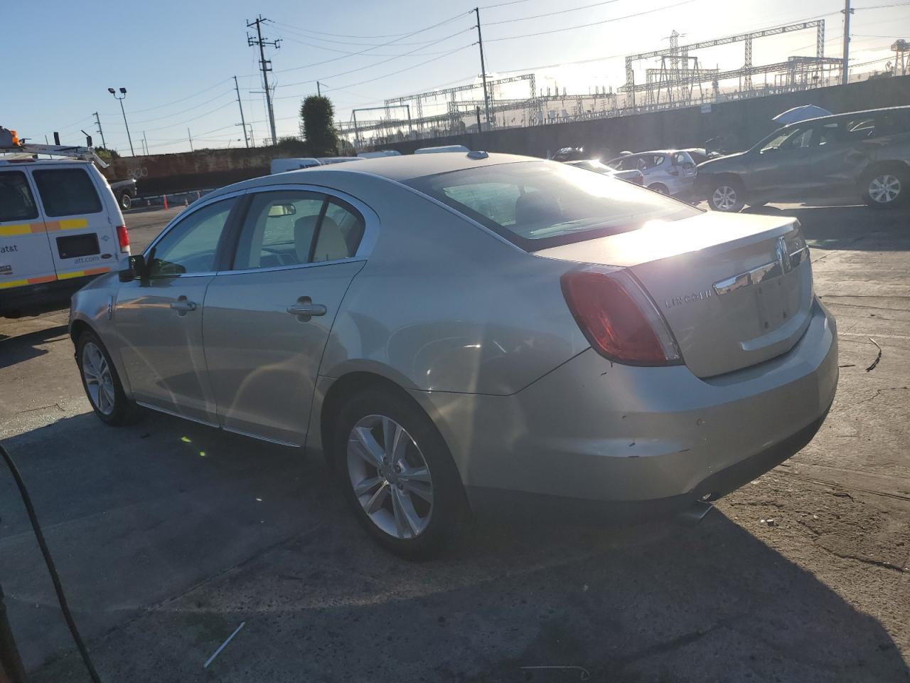 2011 LINCOLN MKS