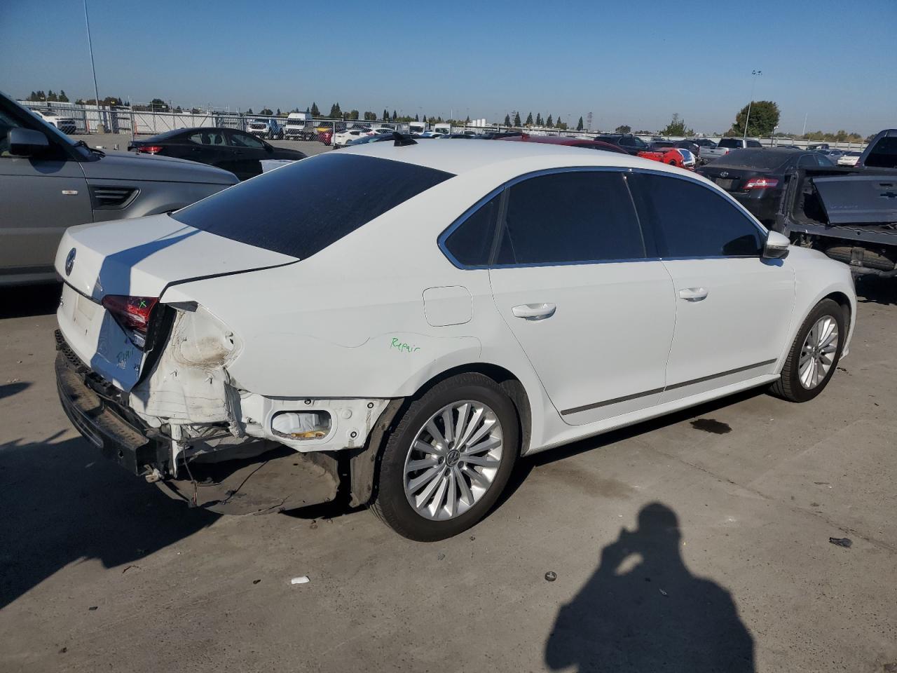 2017 VOLKSWAGEN Passat