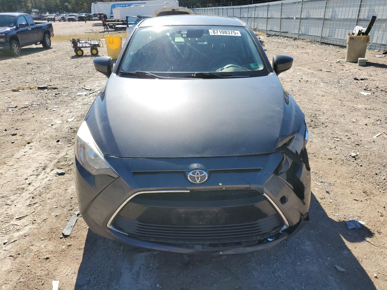 2017 TOYOTA YARIS