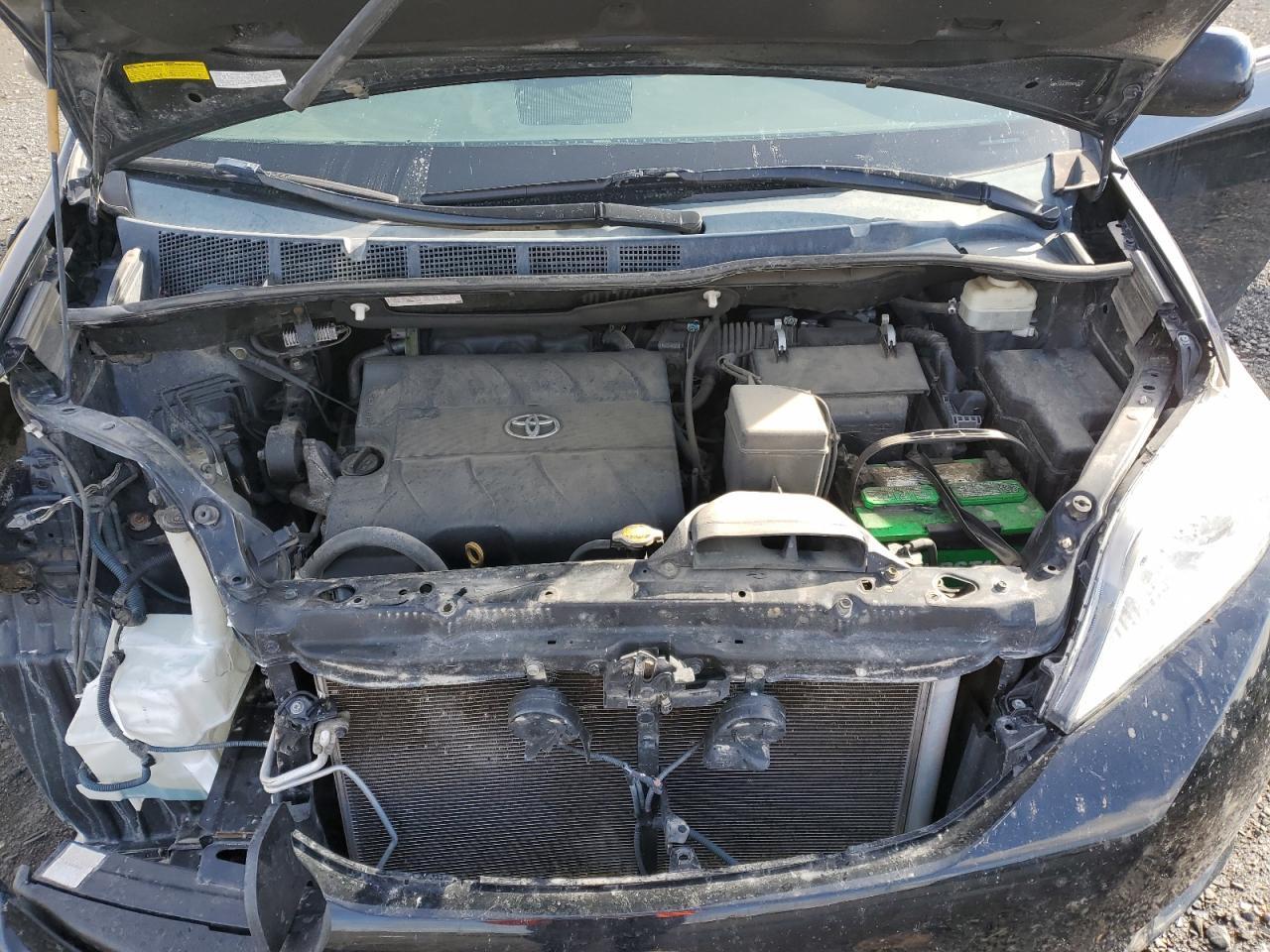 2013 TOYOTA SIENNA