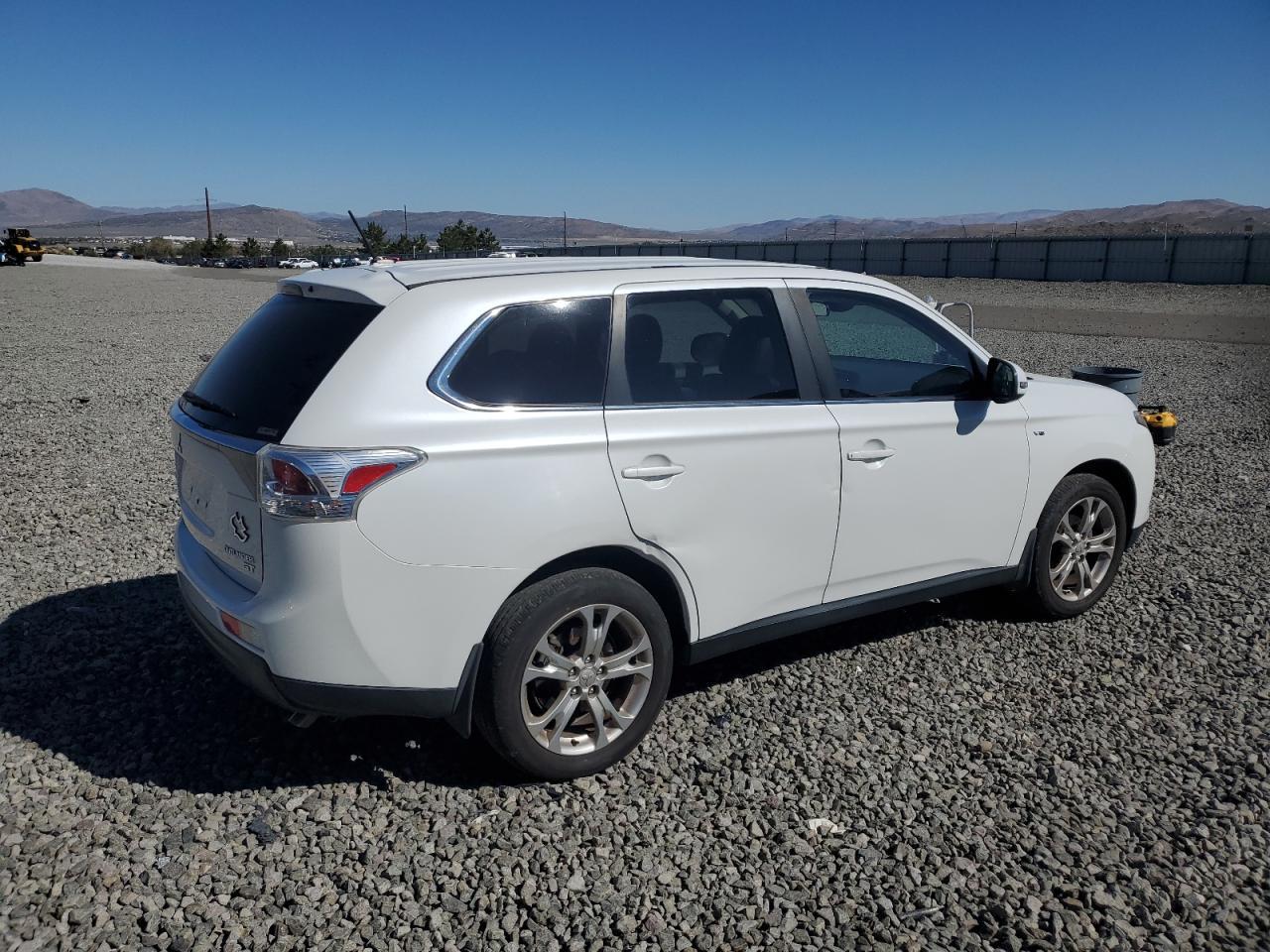 2014 MITSUBISHI outlander