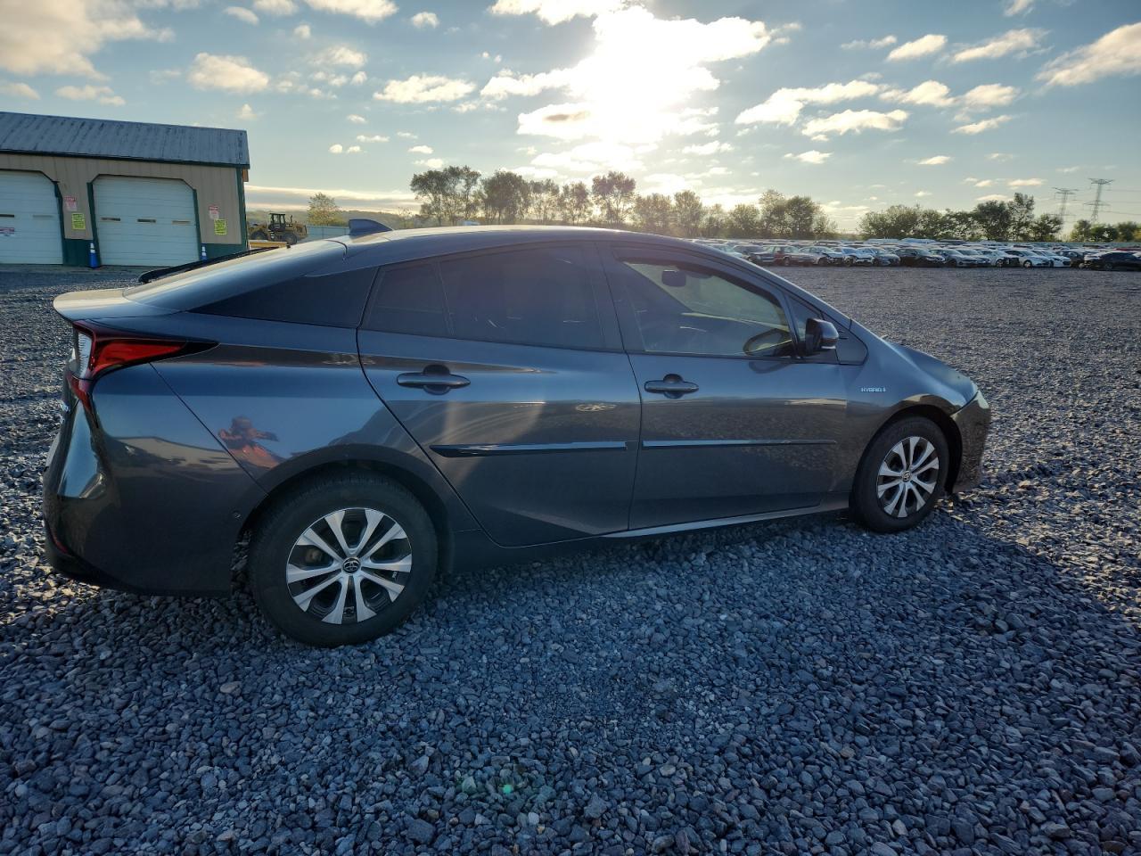 2022 TOYOTA PRIUS