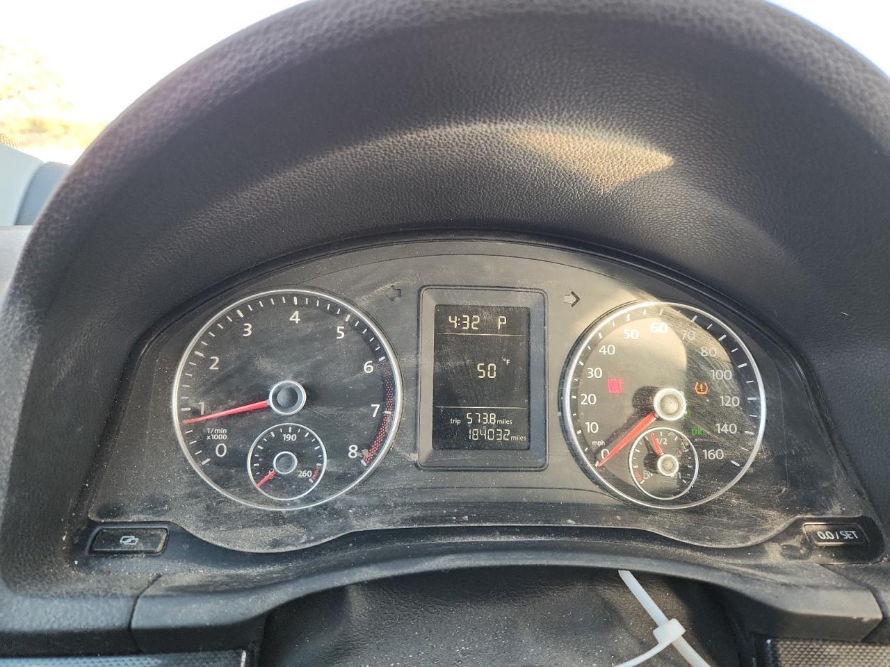 2010 VOLKSWAGEN JETTA