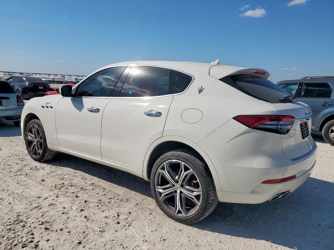 2023 MASERATI Levante