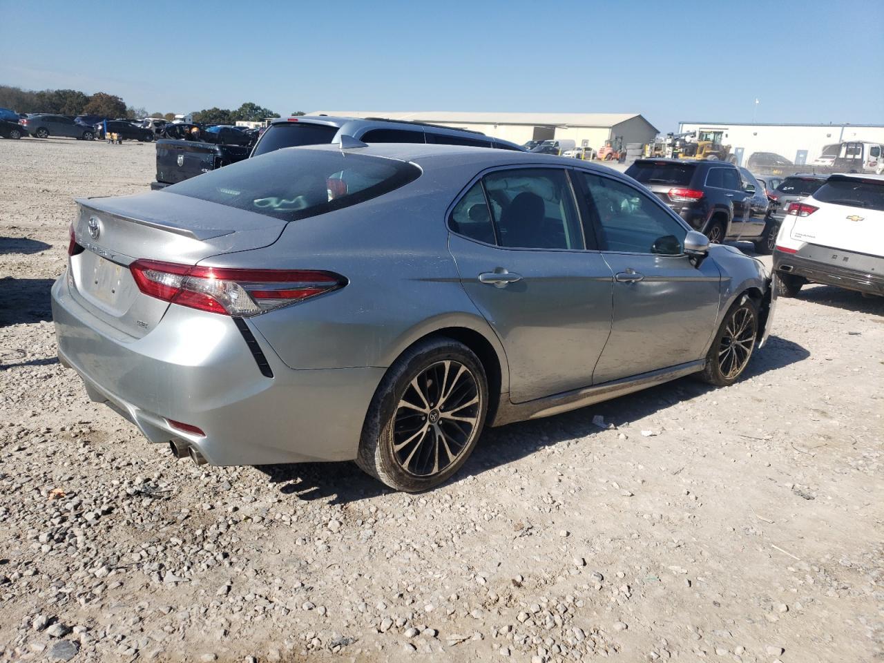 2018 TOYOTA CAMRY