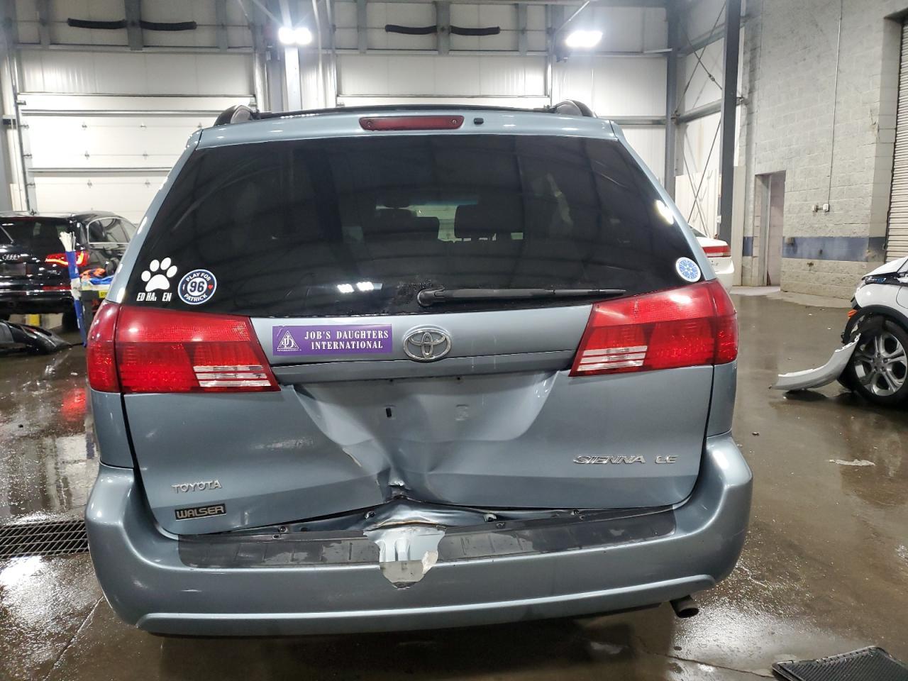 2005 TOYOTA SIENNA