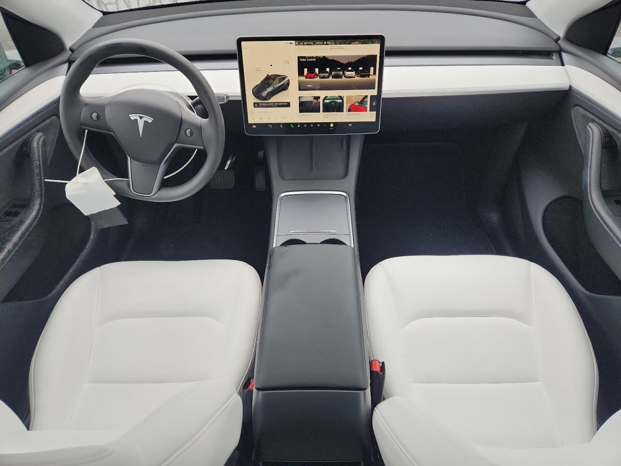 2025 TESLA MODEL Y
