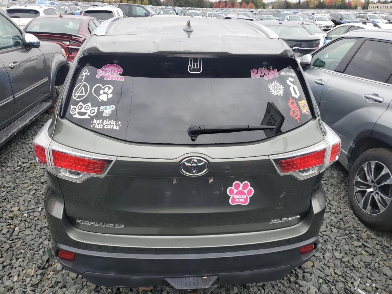 2016 TOYOTA HIGHLANDER