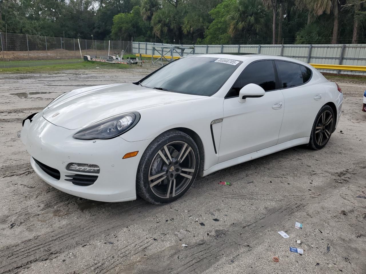 2013 PORSCHE Panamera