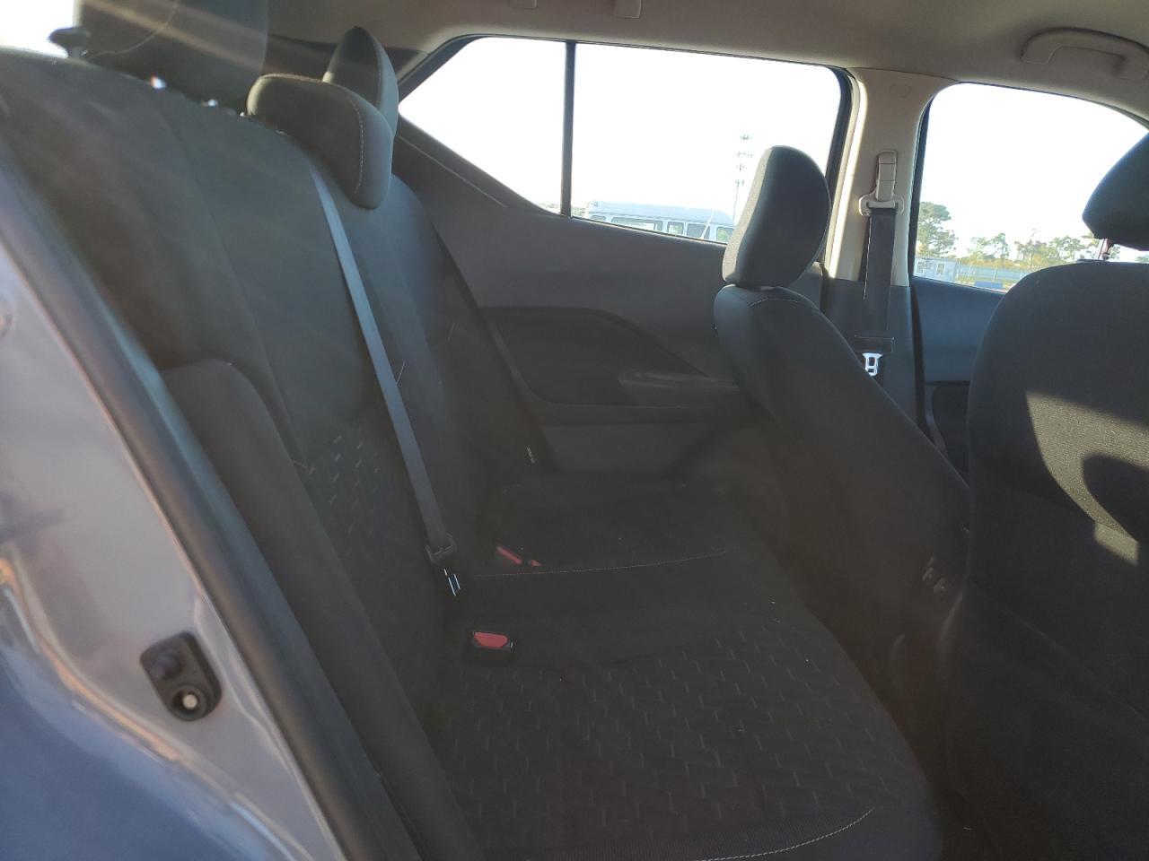2022 NISSAN KICKS