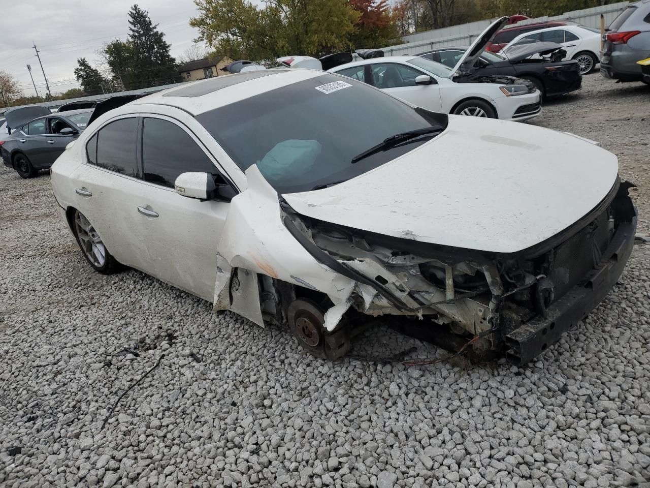 2010 NISSAN Maxima