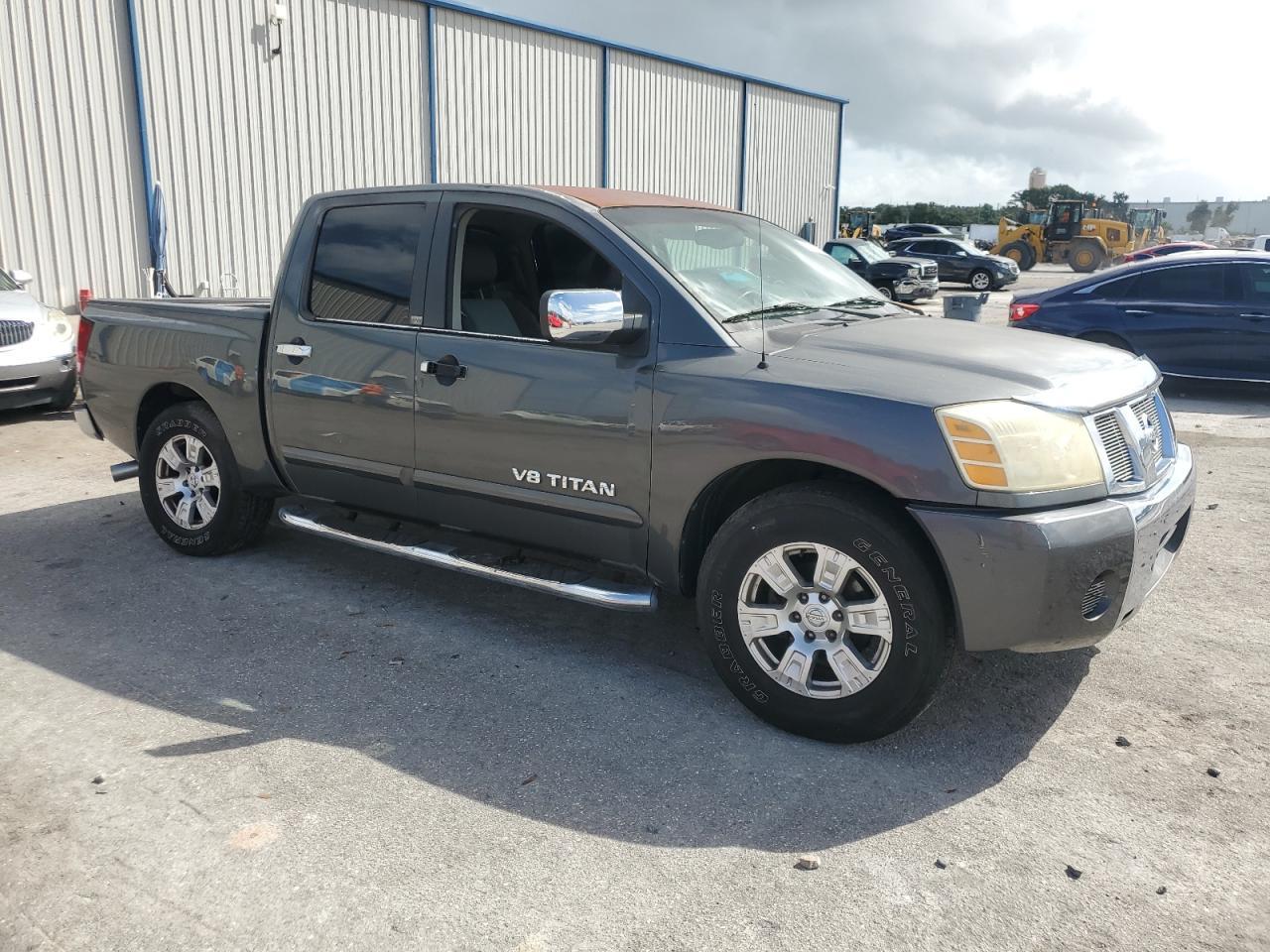 2005 NISSAN Titan