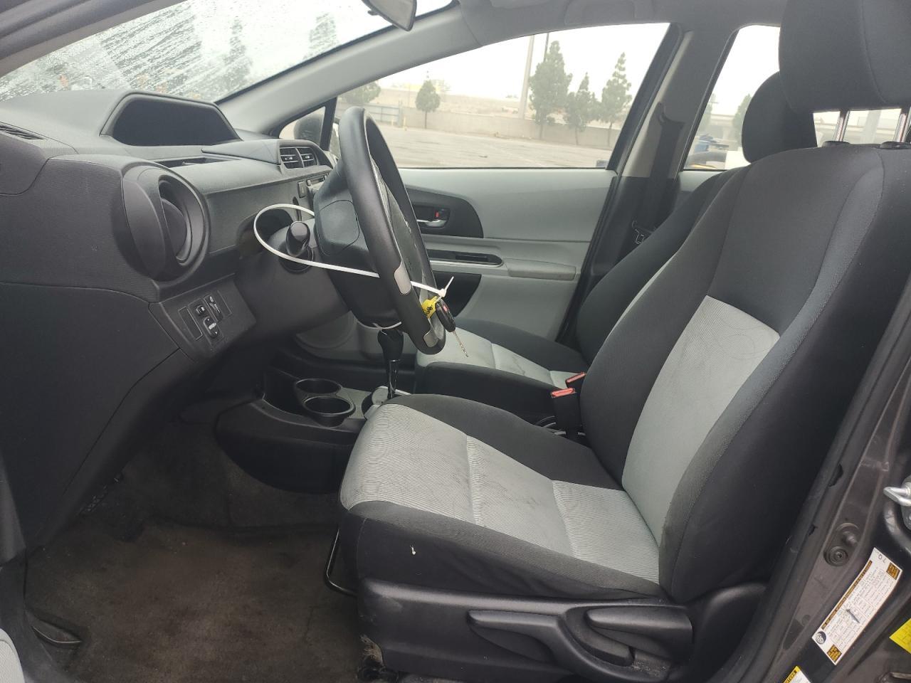 2014 TOYOTA Prius c