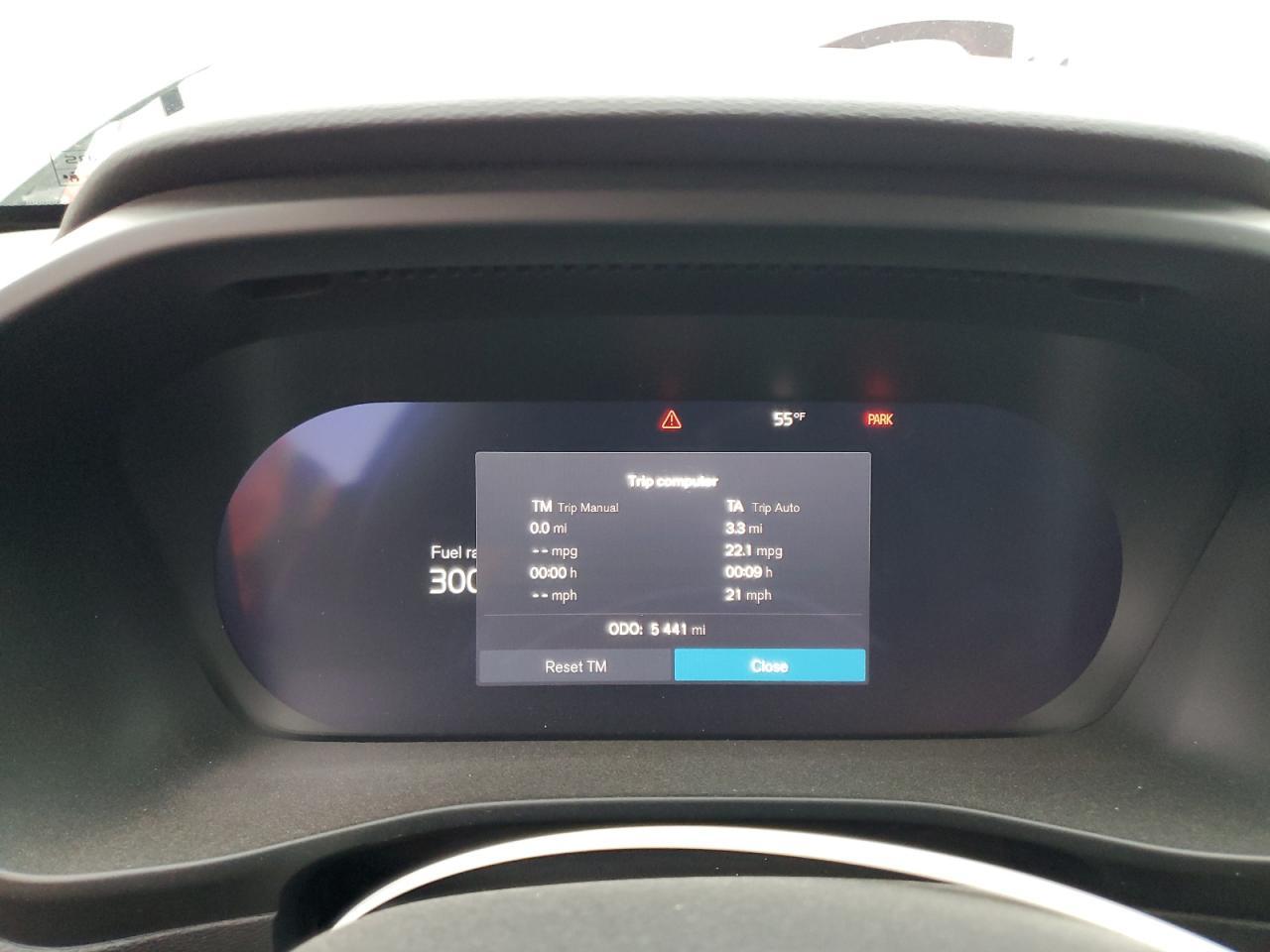 2025 VOLVO XC40