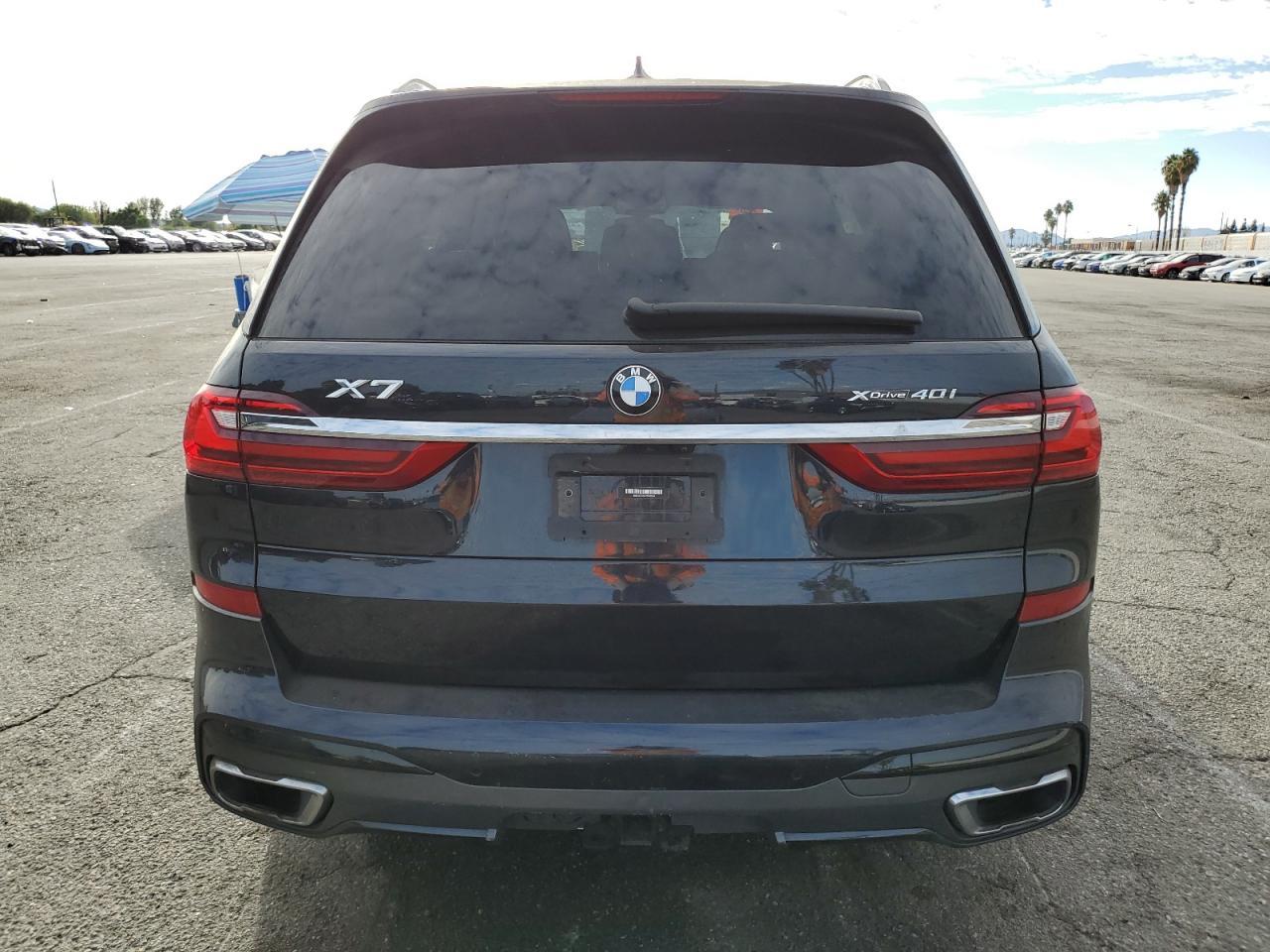 2022 BMW X7
