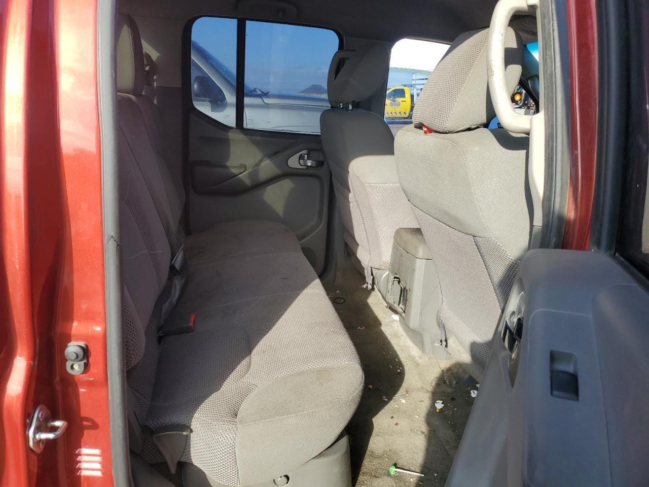 2016 NISSAN Frontier