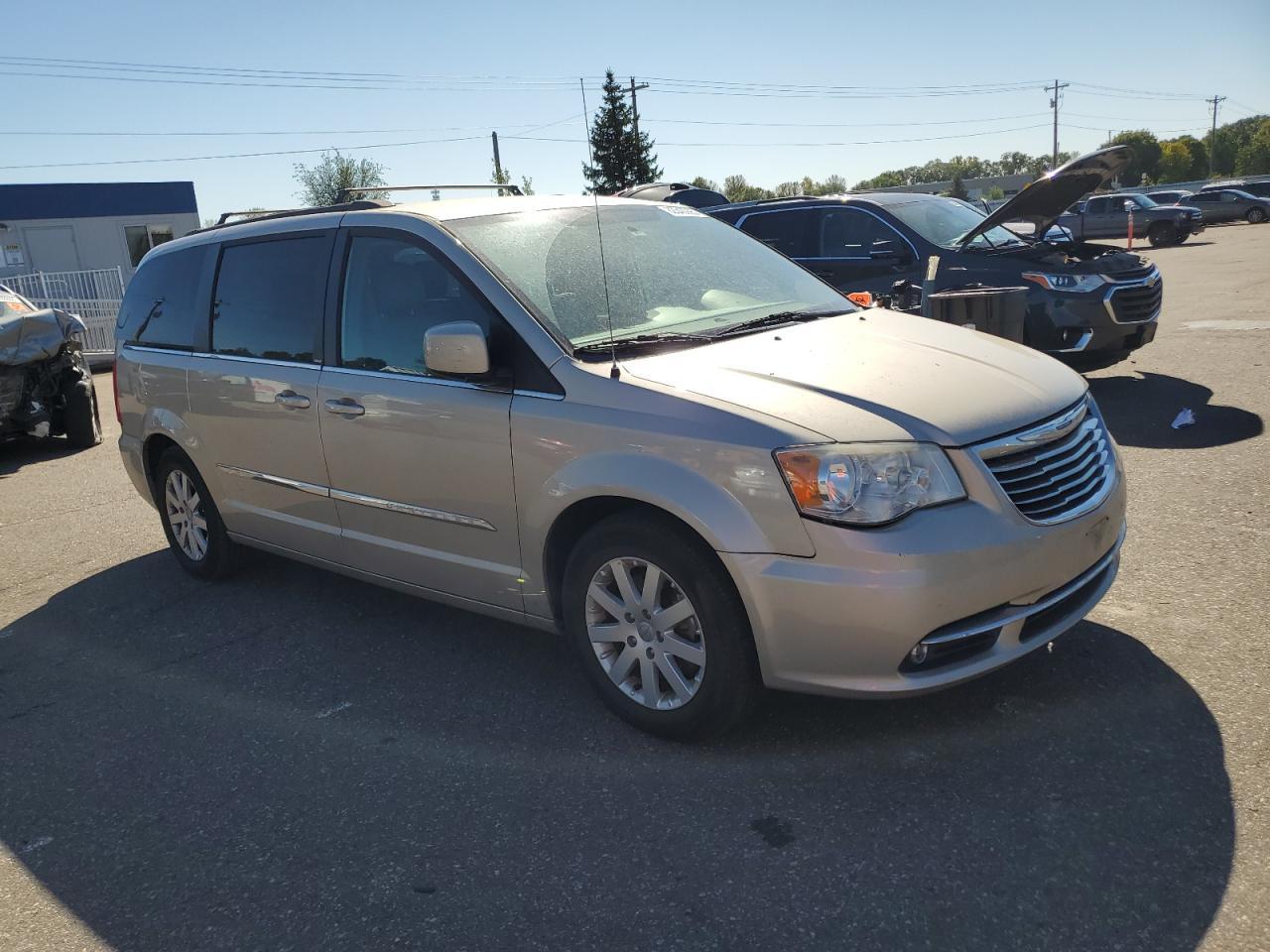 2013 CHRYSLER Town & Country