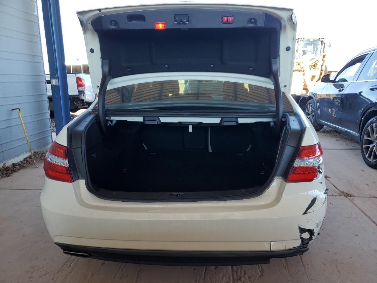 2012 MERCEDES-BENZ E-Class