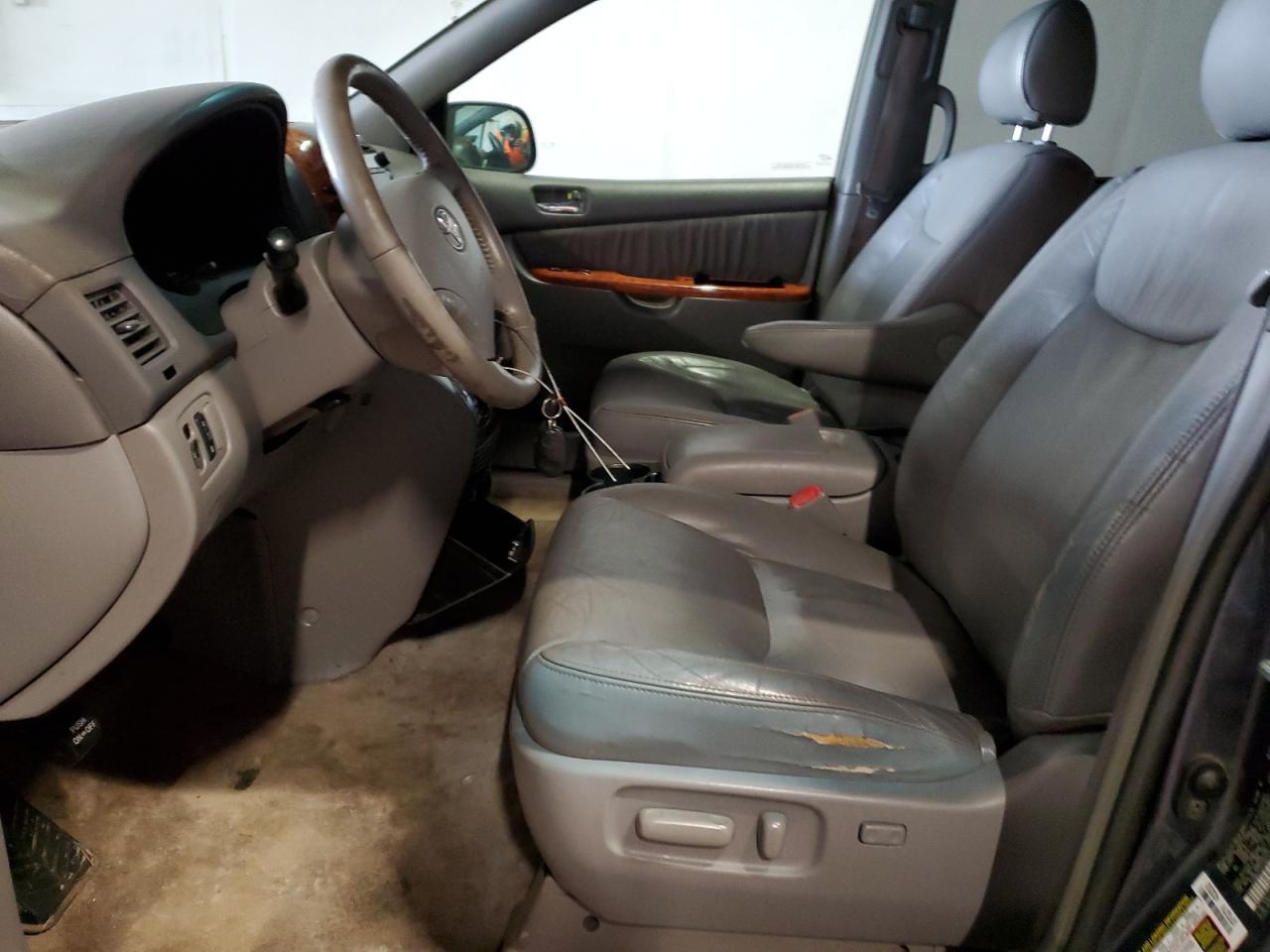 2007 TOYOTA SIENNA