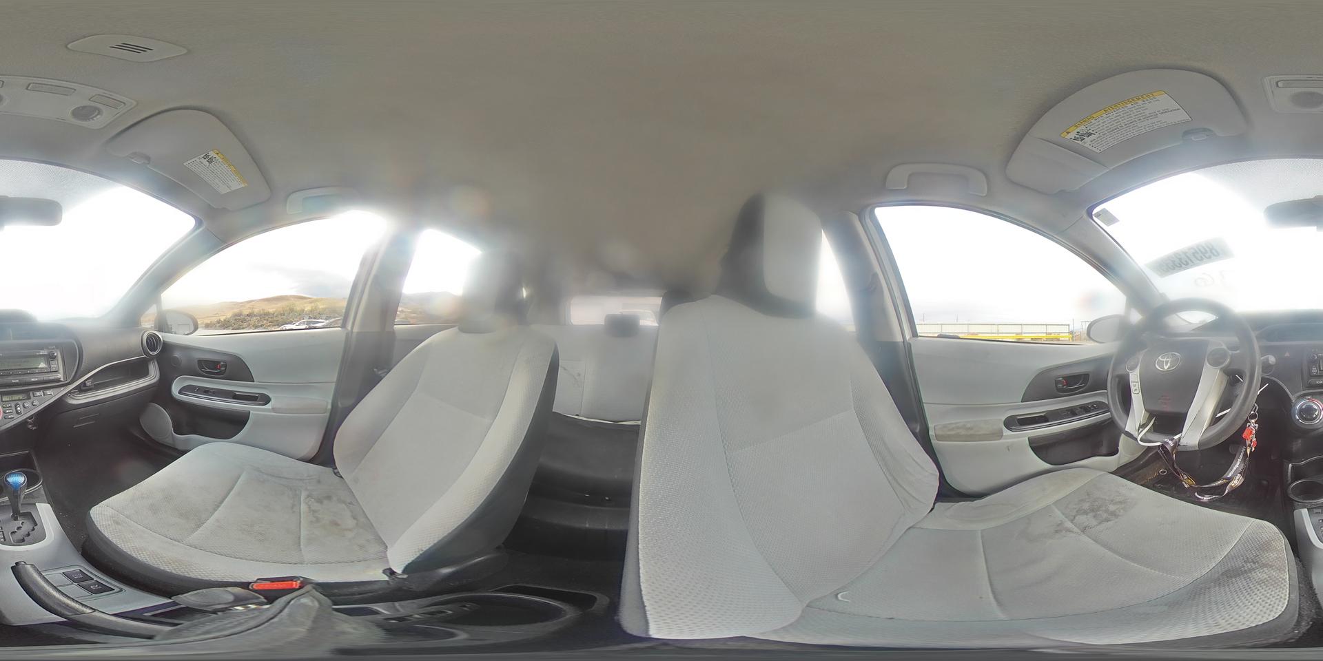 2013 TOYOTA Prius c