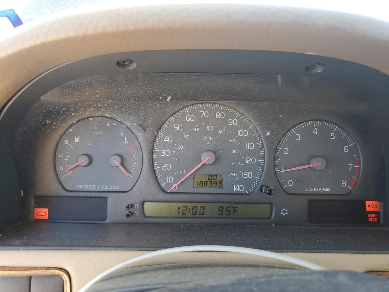 1998 VOLVO V70