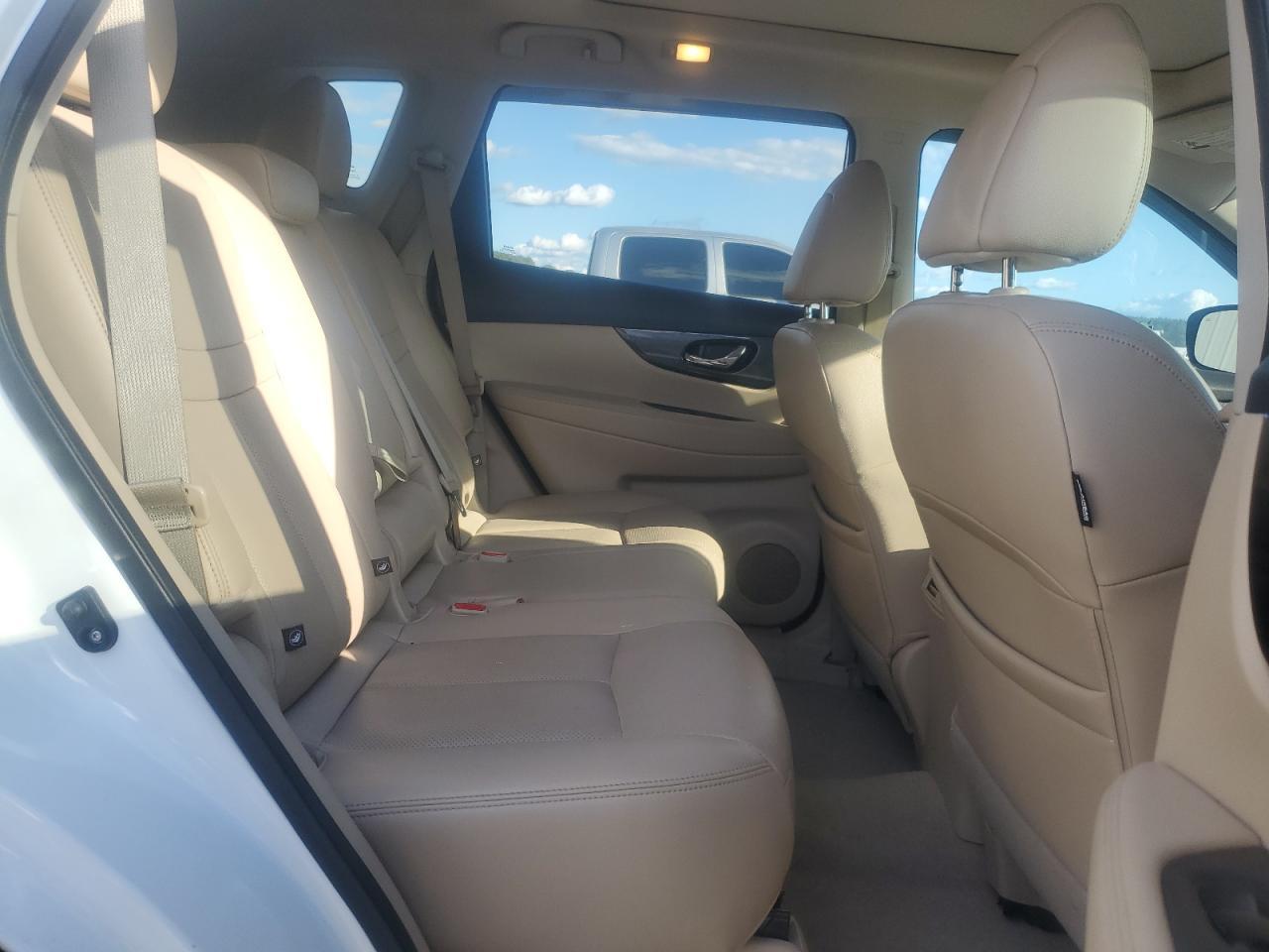 2015 NISSAN ROGUE