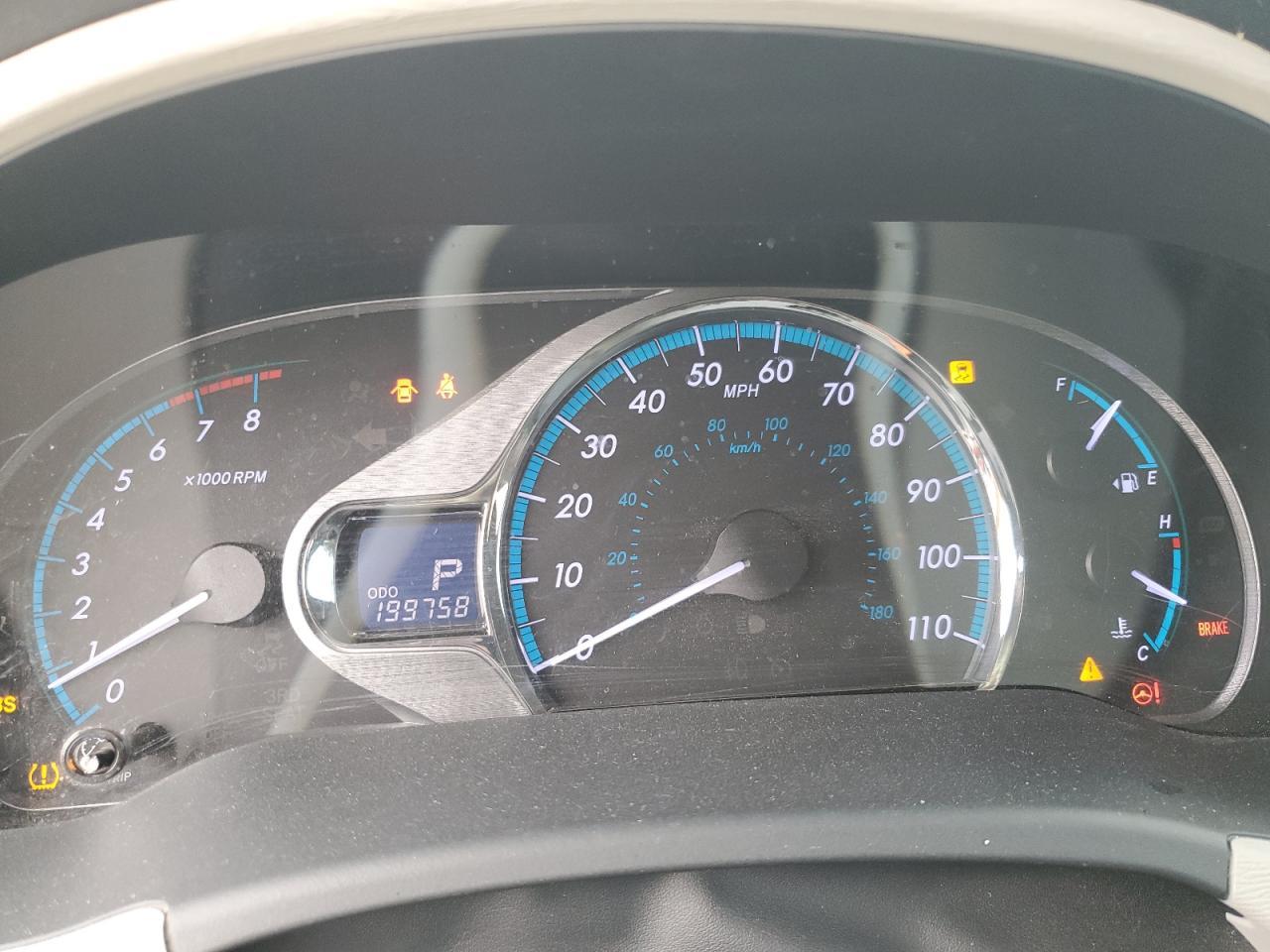 2011 TOYOTA SIENNA