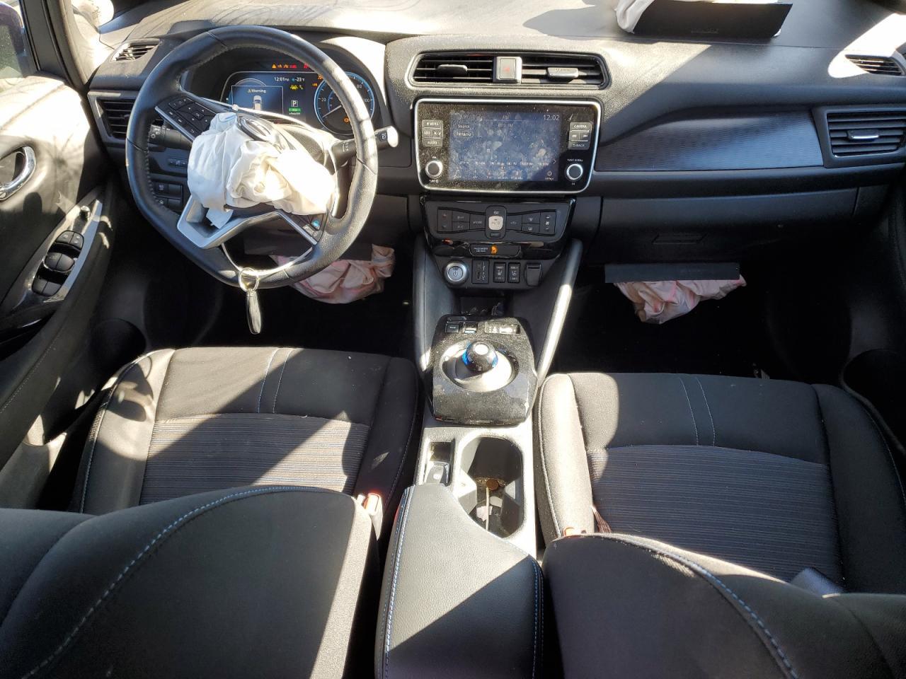 2025 NISSAN LEAF
