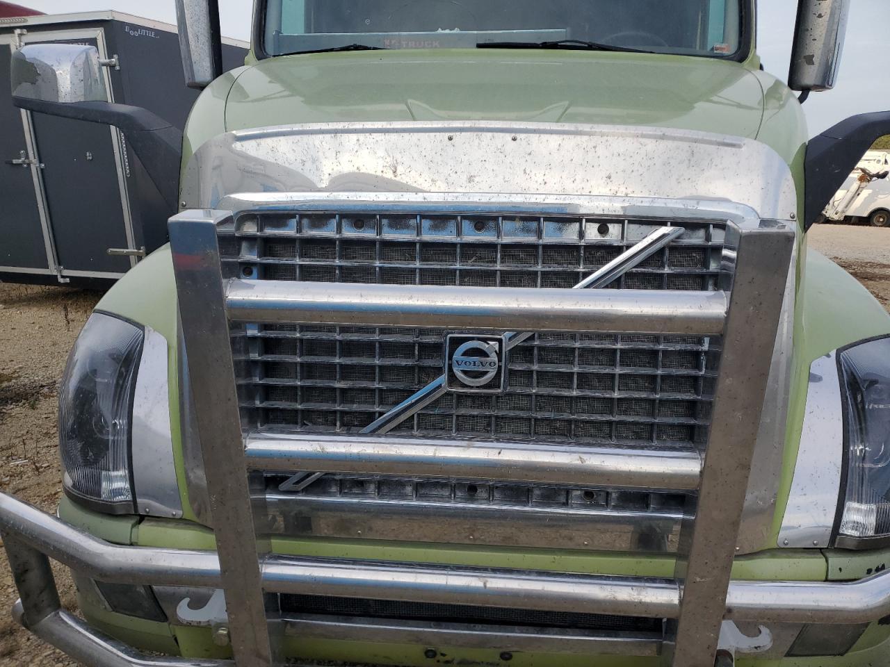 2015 VOLVO VNL