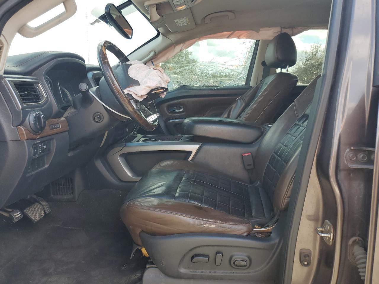 2017 NISSAN Titan